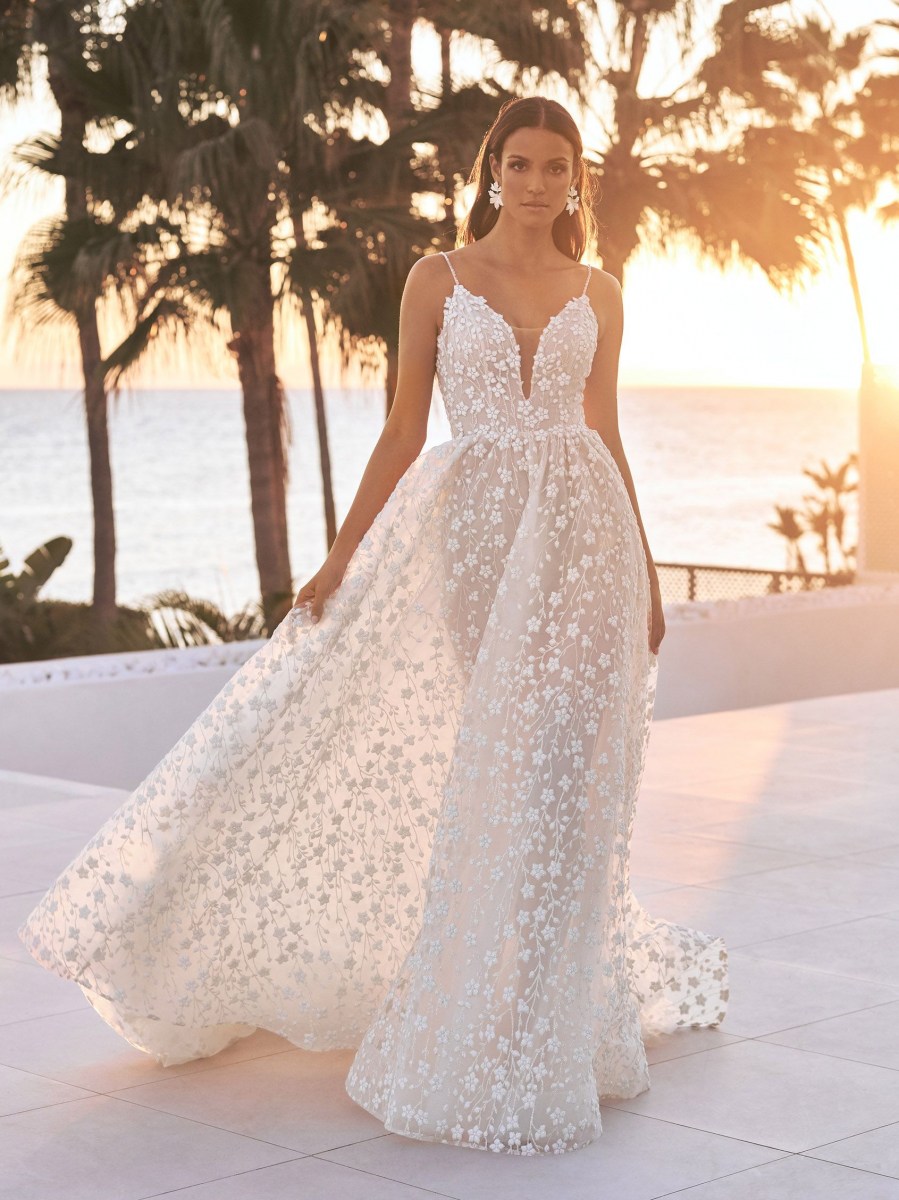 YUKI PRONOVIAS TG. 40 € 990,00